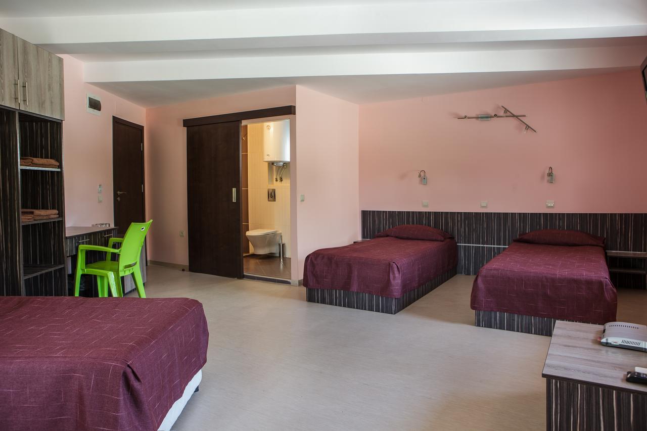 Family Hotel Kipra Exterior foto